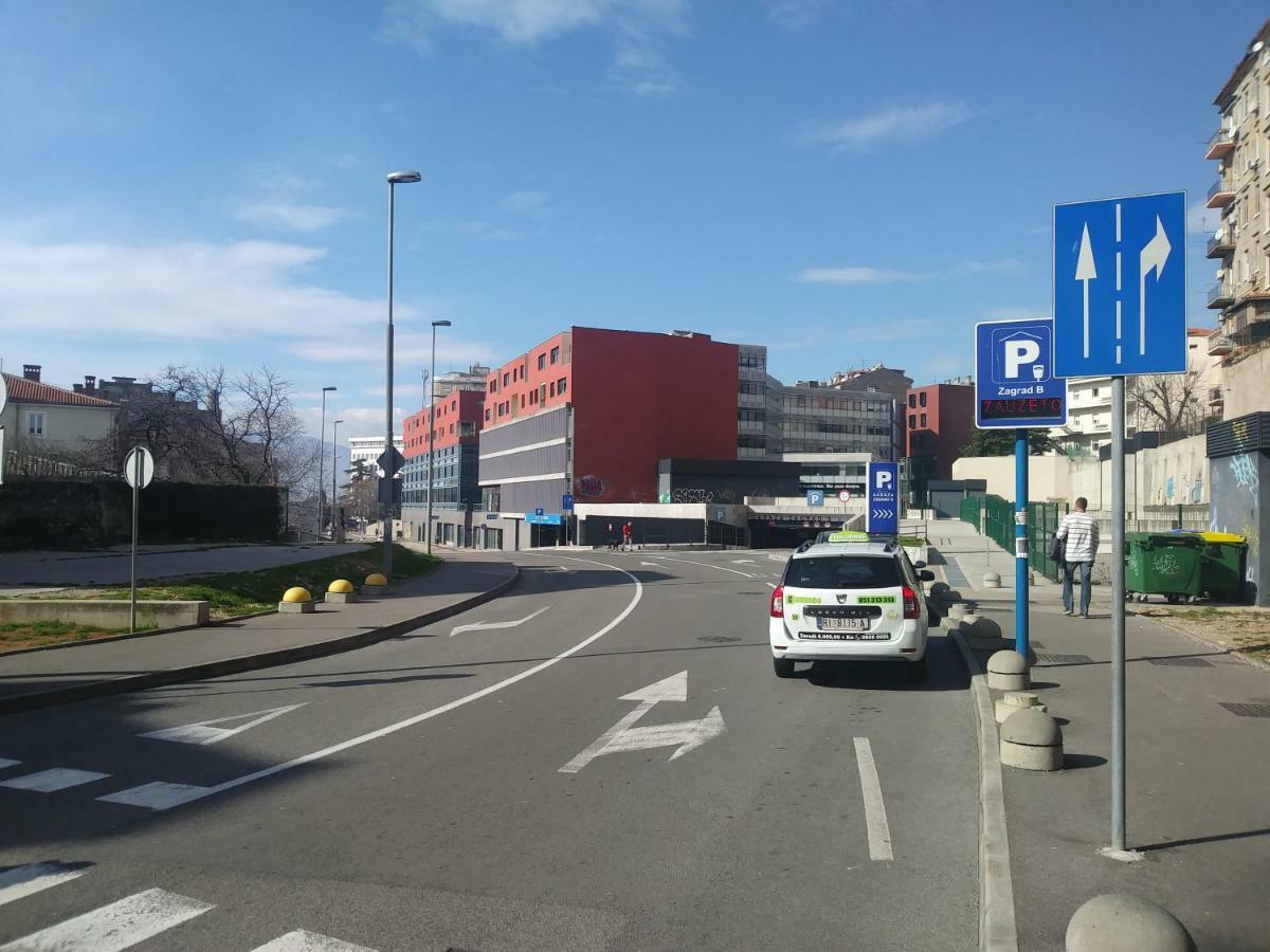Central Zagrad Apartment Fiume Esterno foto