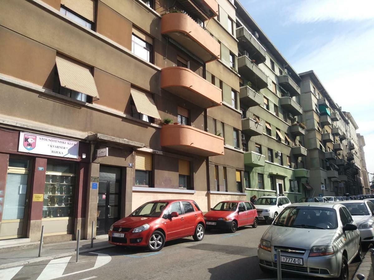 Central Zagrad Apartment Fiume Esterno foto