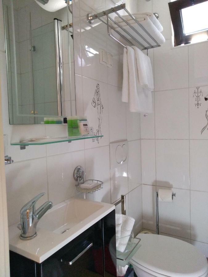 Central Zagrad Apartment Fiume Esterno foto